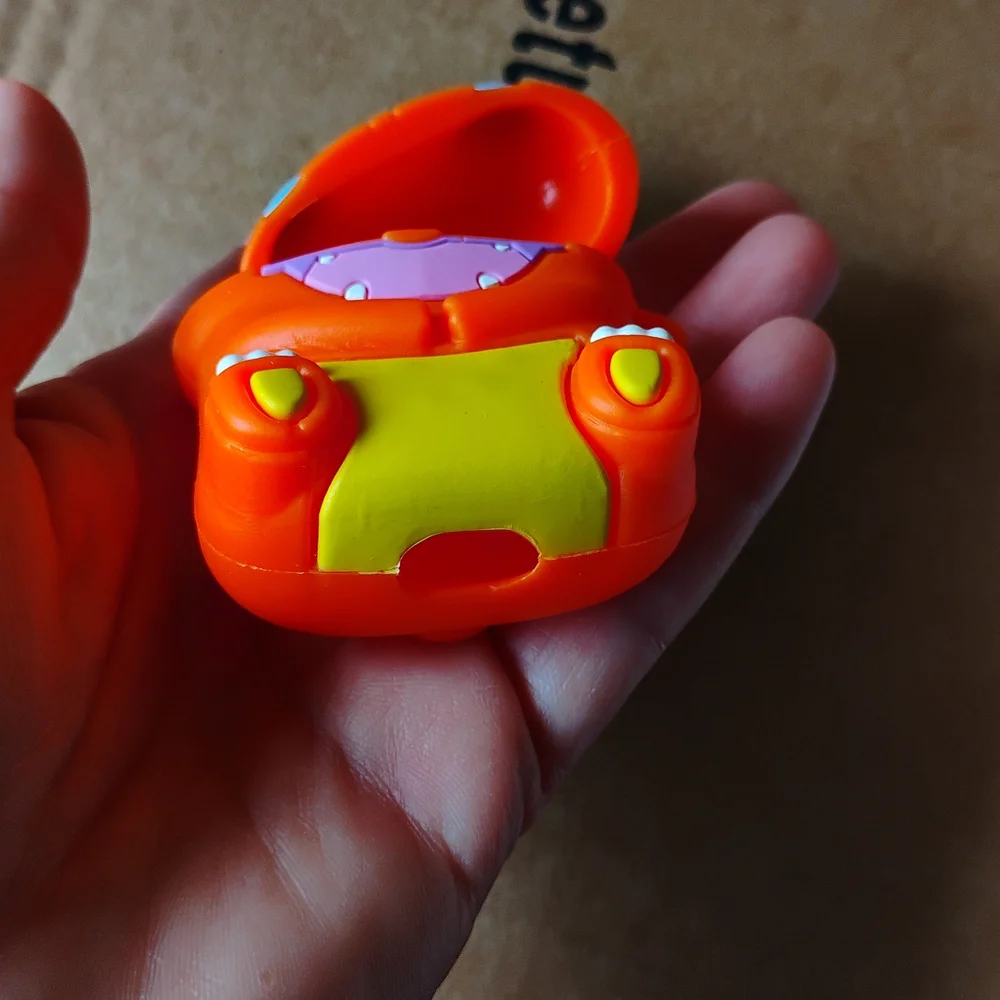 CHARMANDER AIRPODS CASE WITH CLIP - NEW - FRIEND OF POKEMON